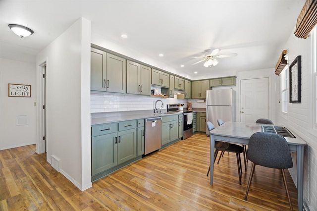 124 RAMLEN COURT, Appleton, WI 54915