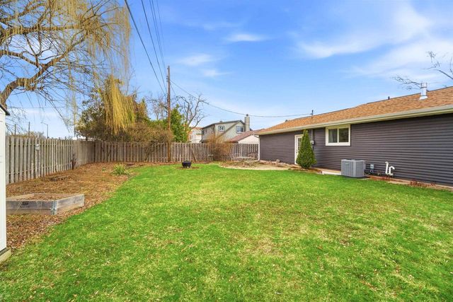124 RAMLEN COURT, Appleton, WI 54915