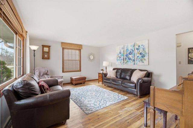 124 RAMLEN COURT, Appleton, WI 54915