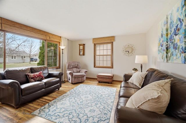 124 RAMLEN COURT, Appleton, WI 54915