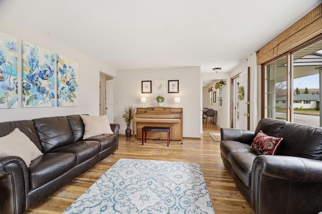 124 RAMLEN COURT, Appleton, WI 54915