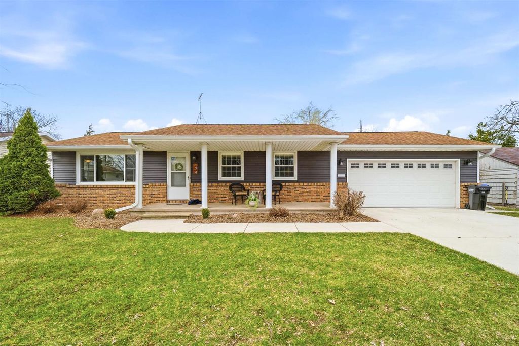 124 RAMLEN COURT, Appleton, WI 54915