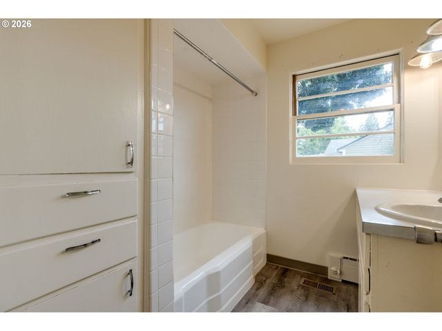 204 S VERNONIA Rd, St Helens, OR 97051