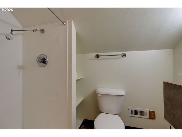 204 S VERNONIA Rd, St Helens, OR 97051