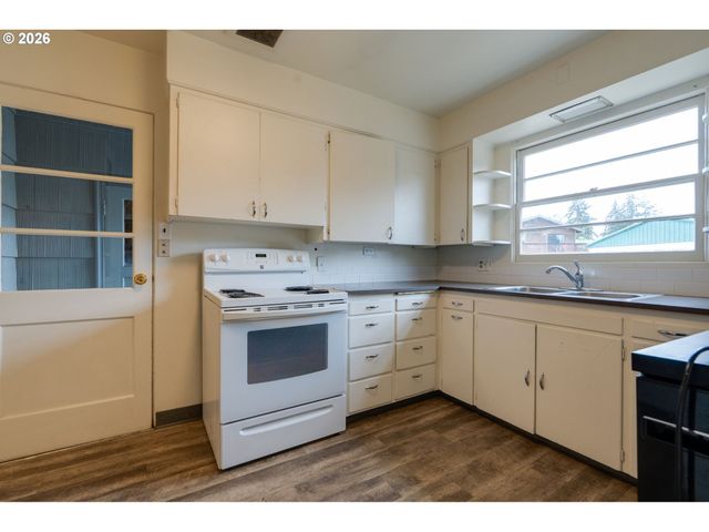 204 S VERNONIA Rd, St Helens, OR 97051
