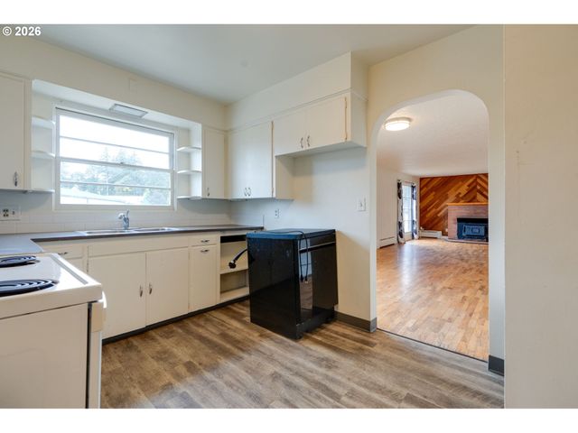 204 S VERNONIA Rd, St Helens, OR 97051