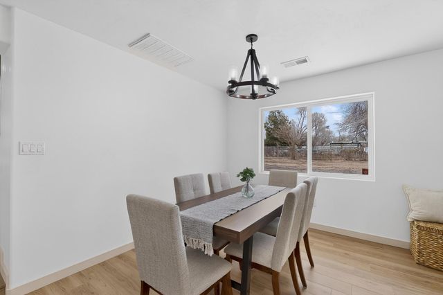 1067 New Mexico 314 NW, Los Lunas, NM 87031