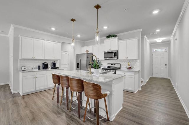 736 Woodstock Grove Drive, Woodstock, GA 30188