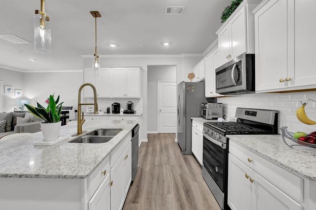 736 Woodstock Grove Drive, Woodstock, GA 30188