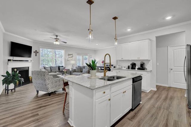 736 Woodstock Grove Drive, Woodstock, GA 30188