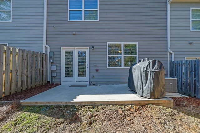 736 Woodstock Grove Drive, Woodstock, GA 30188