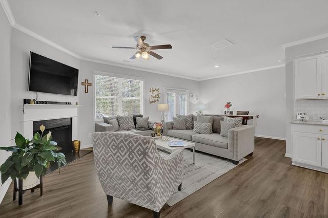 736 Woodstock Grove Drive, Woodstock, GA 30188