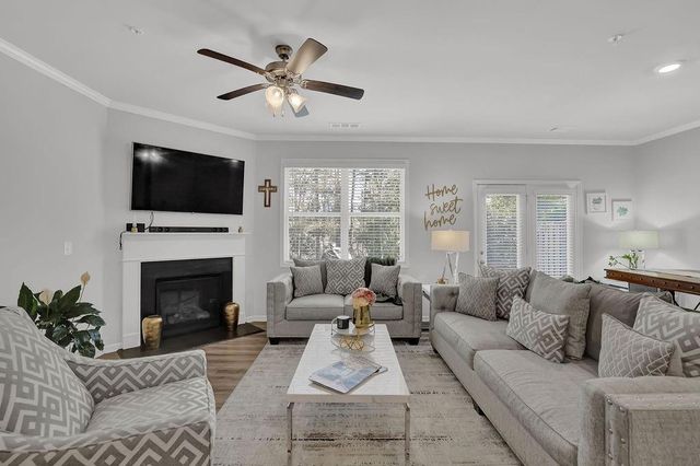 736 Woodstock Grove Drive, Woodstock, GA 30188