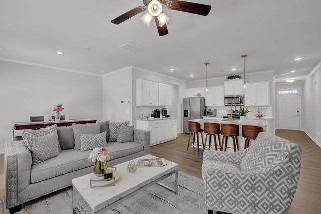 736 Woodstock Grove Drive, Woodstock, GA 30188