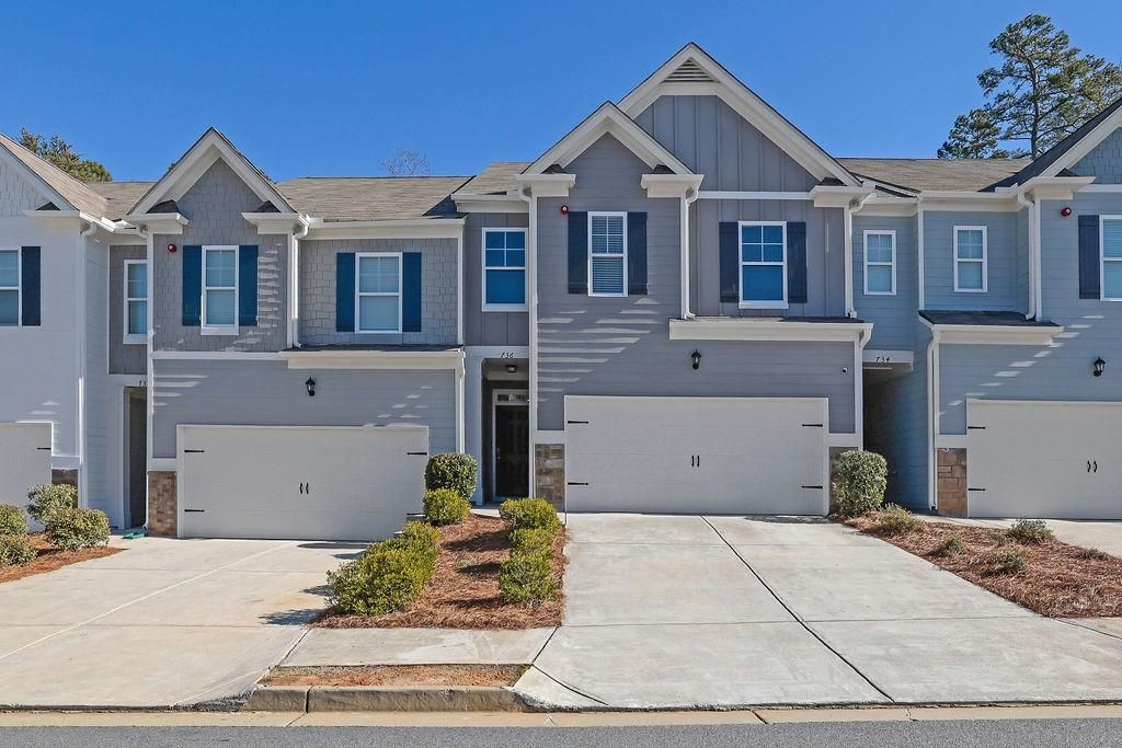 736 Woodstock Grove Drive, Woodstock, GA 30188