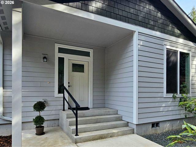 98205 SUNFOREST Ct, Brookings, OR 97415