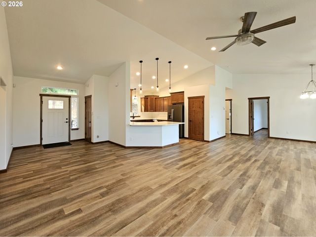 98205 SUNFOREST Ct, Brookings, OR 97415