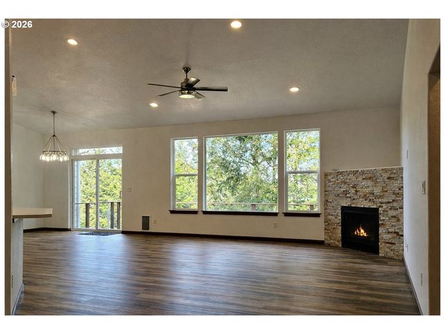 98205 SUNFOREST Ct, Brookings, OR 97415