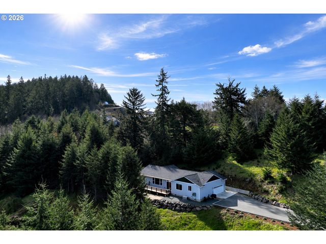 98205 SUNFOREST Ct, Brookings, OR 97415