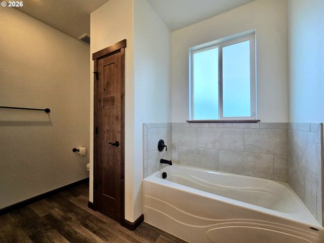 98205 SUNFOREST Ct, Brookings, OR 97415