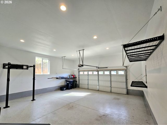 98205 SUNFOREST Ct, Brookings, OR 97415