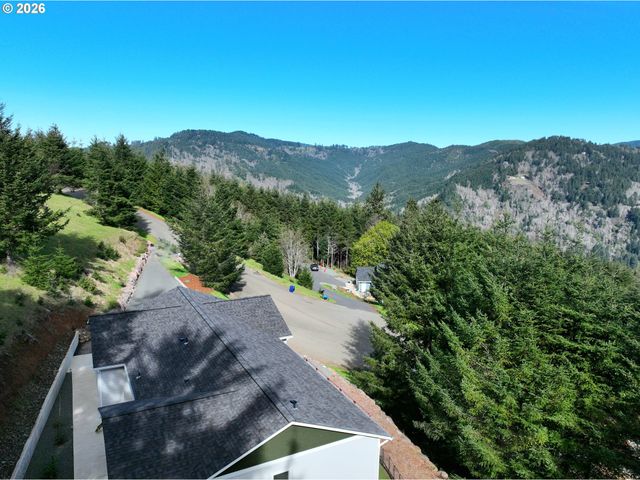 98205 SUNFOREST Ct, Brookings, OR 97415