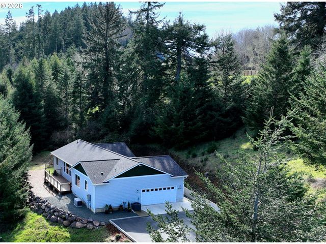 98205 SUNFOREST Ct, Brookings, OR 97415