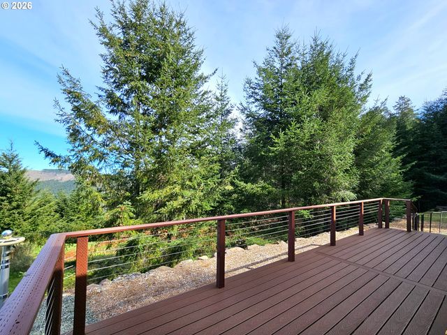 98205 SUNFOREST Ct, Brookings, OR 97415