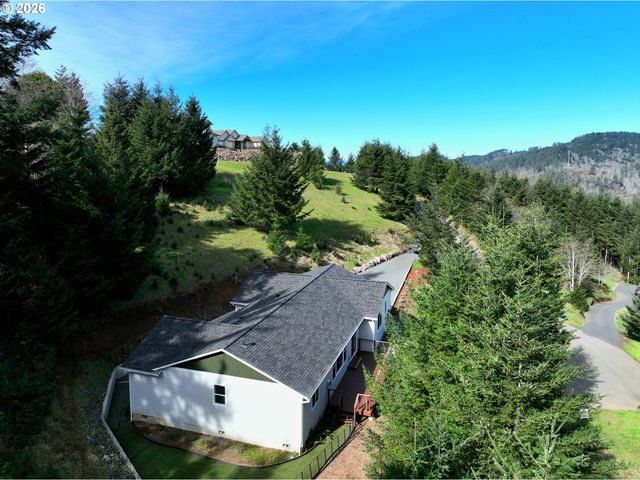 98205 SUNFOREST Ct, Brookings, OR 97415