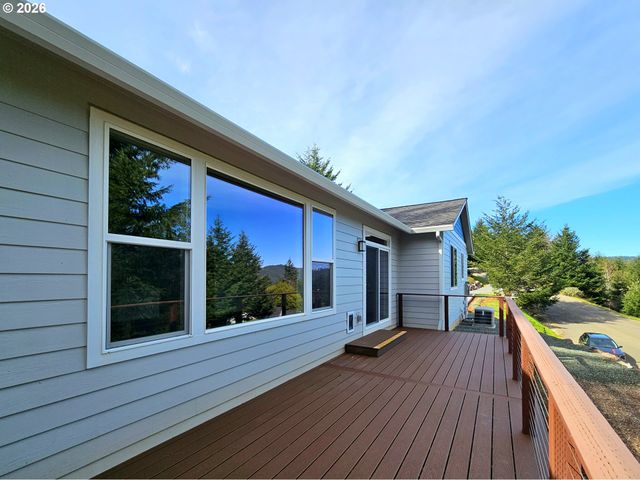 98205 SUNFOREST Ct, Brookings, OR 97415