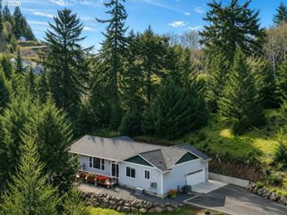 98205 SUNFOREST Ct, Brookings, OR 97415