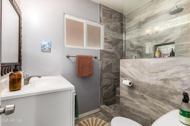 2429 E INDIANOLA Avenue, Phoenix, AZ 85016