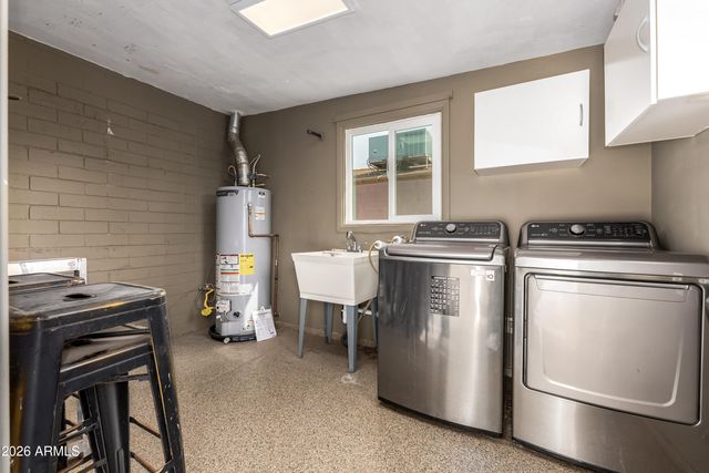 2429 E INDIANOLA Avenue, Phoenix, AZ 85016