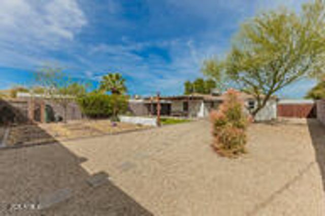 2429 E INDIANOLA Avenue, Phoenix, AZ 85016