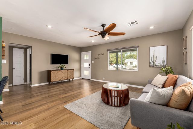 2429 E INDIANOLA Avenue, Phoenix, AZ 85016