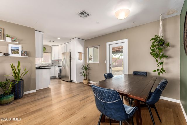 2429 E INDIANOLA Avenue, Phoenix, AZ 85016