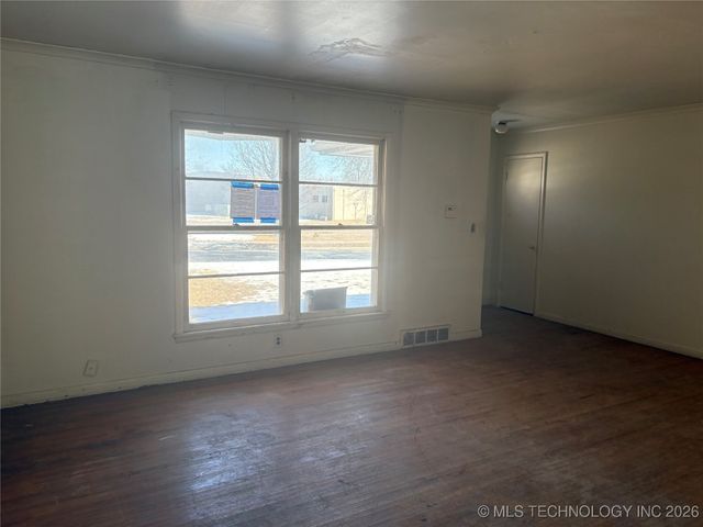 3820 S Pittsburg Avenue S, Tulsa, OK 74135