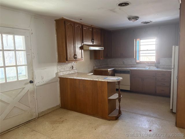 3820 S Pittsburg Avenue S, Tulsa, OK 74135