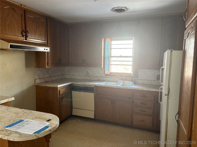 3820 S Pittsburg Avenue S, Tulsa, OK 74135