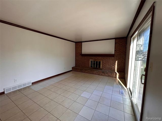 13318 Leech Drive, Sterling Heights, MI 48312