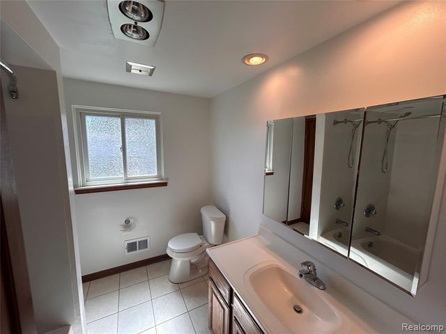 13318 Leech Drive, Sterling Heights, MI 48312