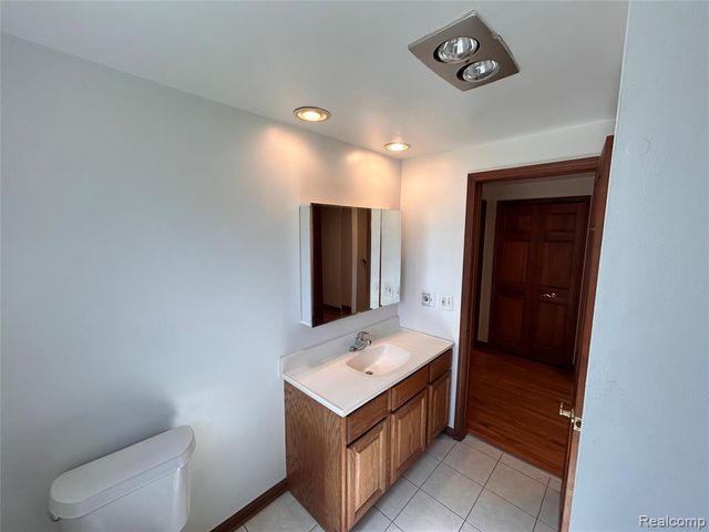 13318 Leech Drive, Sterling Heights, MI 48312