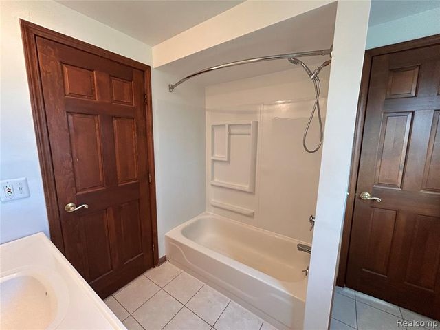 13318 Leech Drive, Sterling Heights, MI 48312