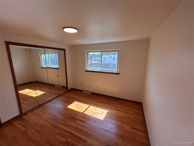 13318 Leech Drive, Sterling Heights, MI 48312