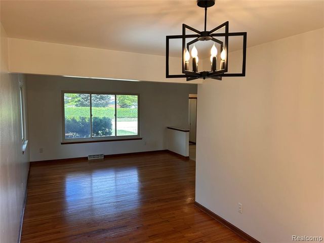 13318 Leech Drive, Sterling Heights, MI 48312