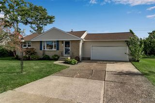6 Towerwood Road, Grand Island, NY 14072