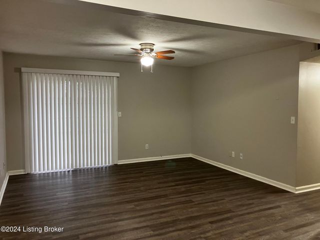 4107 Blue Ct 8, Louisville, KY 40229