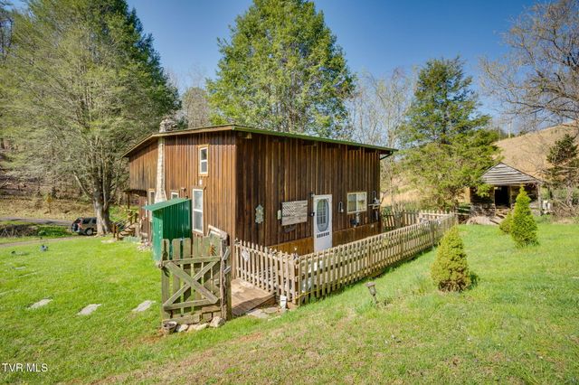 205 Helton Hollow Road, Eidson, TN 37731