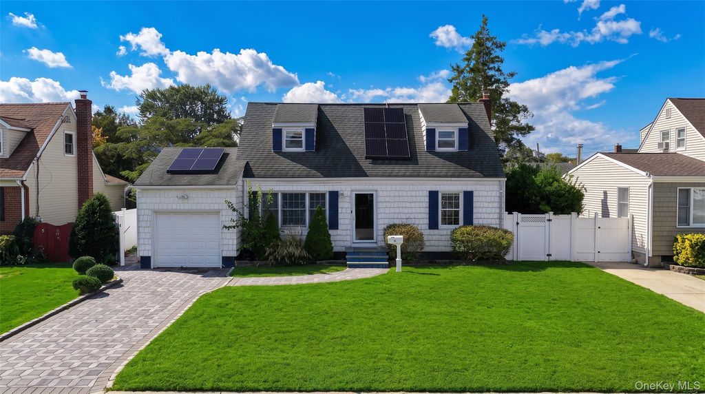 144 W 19th Street, Deer Park, NY 11729 — exterior