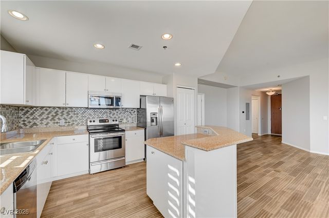 8255 las vegas Boulevard 1713, Las Vegas, NV 89123